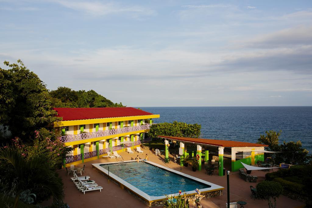 Galina Breeze Hotel Port Maria Exterior photo